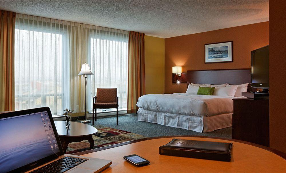 Hotel & Suites Normandin Quebec Exterior photo